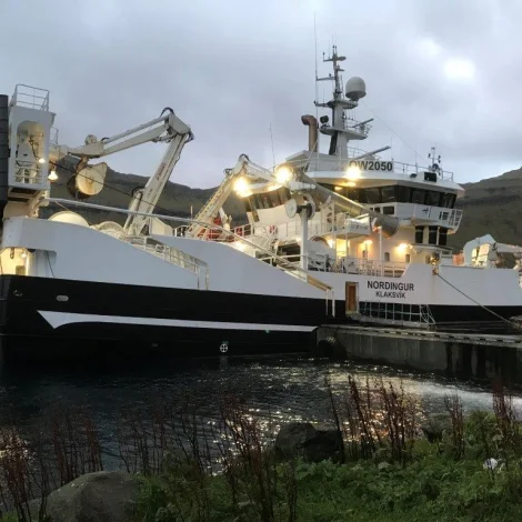 Íslendska skipið Margreth og Norðingur landa í Fuglafirði