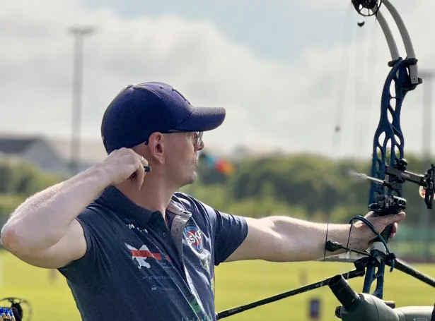 Hóast góðu úrslitini á oyggjaleikum í Orknoyggjum, kendi Jóannes Poulsen ikki alla tíðina, at marginalarnir vóru við honum har. Nú er hann í finaluni í European Grand Prix 2025 í Arnhem í Niðurlondum, har mótstøðan sum heild er væl sterkari enn á oyggjaleikum