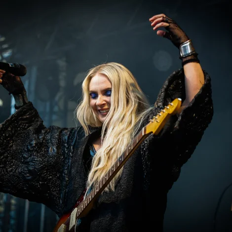 Eivør skal framføra í ellivu londum á summarferð sínari