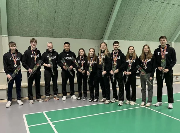Føroyski hópurin (Mynd: Føroya Badmintonsamband)
