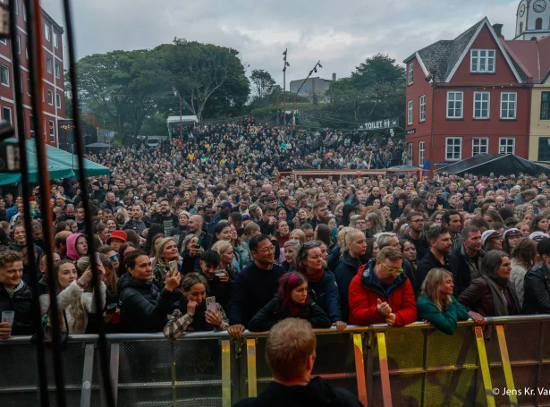 Tórsfest er á skránni leygardagin, og tað ávirkar ferðsluna (Mynd: Jens Kr. Vang)