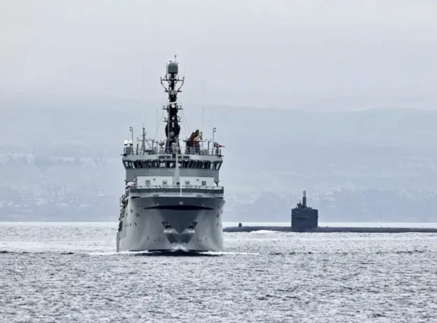 USS Newport News var eisini í Føroyum 4. juli (Mynd: Uttanríkis- og vinnumálaráðið)