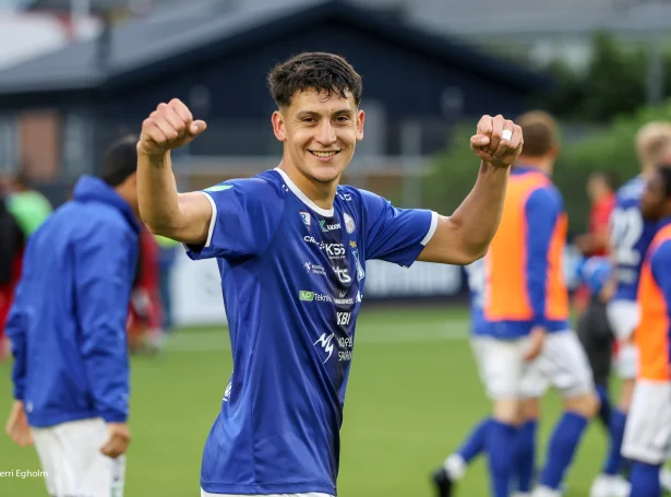 Gaston Nicolas Tellechea eftir sigurin á Radnicki í 2. umfari í Conference League. Júst evropeisku dystirnir vóru ein stór uppliving, staðfestir argentinin - hóast KÍ fór út á dramatiskan og óneyðugan hátt í 3. umfari (Mynd: Sverri Egholm)