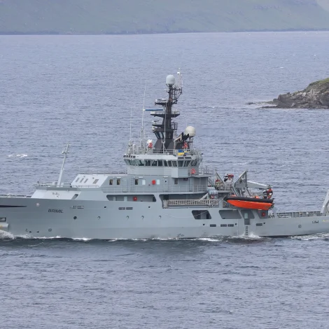 Fleiri bátar brúk fyri hjálp í gjár