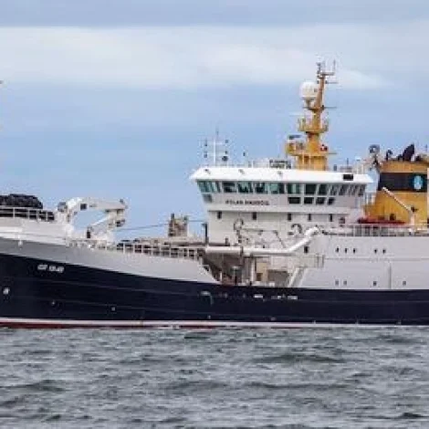 Polar Amaoq og Polar Ammassat hava landað í Fuglafirði