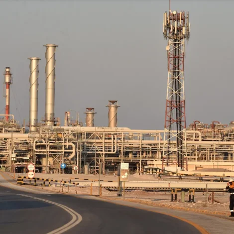 OPEC+ økir aftur framleiðsluna