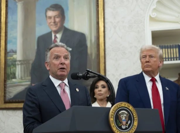 Steve Witkoff og Donald Trump avmyndaðir í Hvítu Húsunum 28. mai (Mynd: EPA)