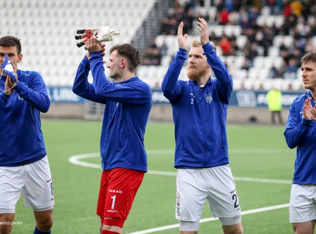 Odmar Færø, Sebastian John og hinir hava vart ógvuliga væl fyri seinastu vikurnar. Verjukenda spælið verður aftur ein lykil í kvøld (Mynd: Sverri Egholm)