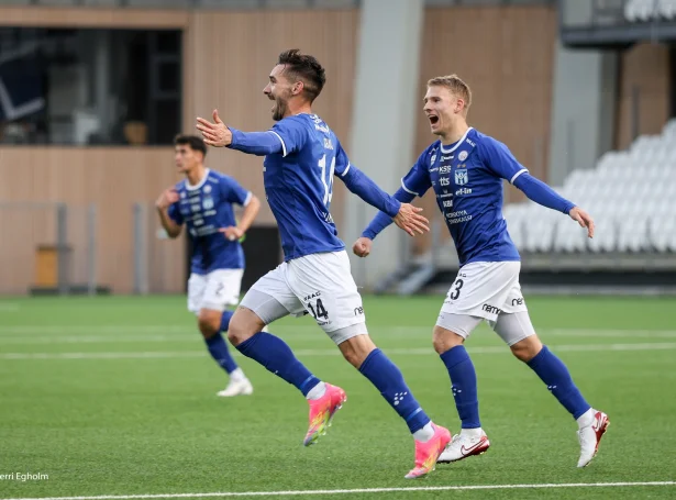 René Shaki Joensen hevur skorað til 1-0 í dystinum móti Neman Grodno í 3. umfari í Conference League. Talan var um dyst á Tórsvølli fyri einum ári síðani - fjølbroytti landsliðsspælarin er tøkur aftur fyri KÍ, og tað kann gerast týðandi (Mynd: Sverri Egholm)