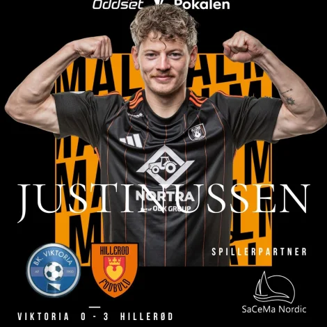 Adrian Justinussen gjørdi reint hattrikk í fyrra hálvleiki í Fælledparkini (Mynd: Hillerød Fodbold)