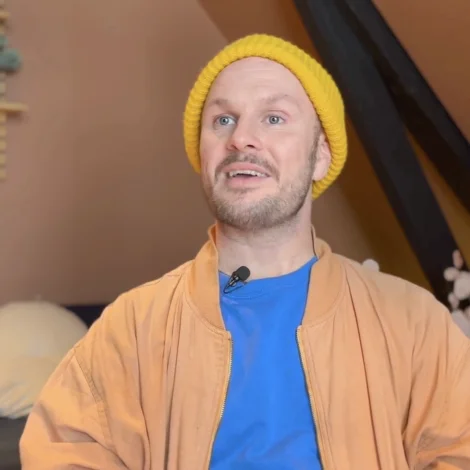 Sakaris roynir nakað heilt nýtt