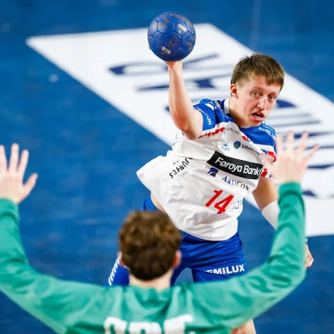 Torkil Dahl við brotskasti (Mynd: IHF/Kolektiff/Sasa Pahic Szabo)