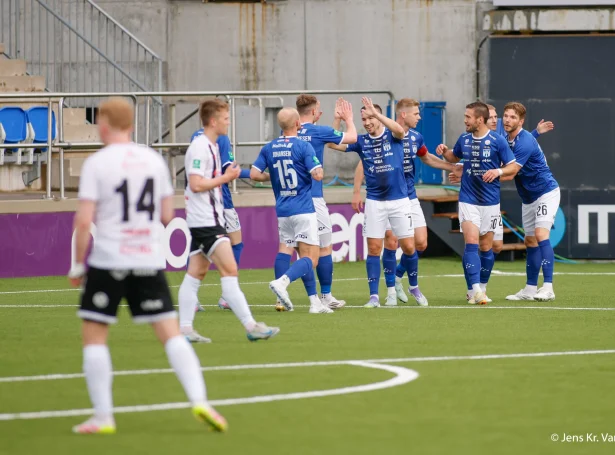 Nakrir vóru spardir hjá KÍ, og fleiri vístu seg væl fram í stóra Summarfestival-sigrinum (Mynd: Jens Kr. Vang)