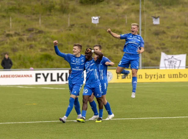 Fríði Holm skoraði til 3-2 í 38. minutti - fimm minuttir frammanundan var 2-0 til TB (Mynd: Bjartur Vest)