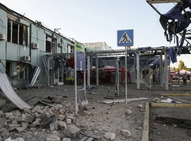 Farstøð í Zaporizjzja, sum varð rakt av einum russiskum álopi (Mynd: EPA)