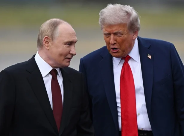 Í gjárkvøldið hittust Donald Trump og Vladimir Putin í Alaska (Mynd: EPA)