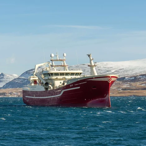 Vilhelm Thorsteinsson landar í Fuglafirði