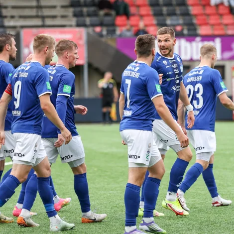 KÍ'arnir hava ikki tapt í Føroyum í ár. Vinna teir í kvøld, eru níggju stig niður til NSÍ áðrenn fjórðseinasta umfar (Mynd: Sverri Egholm)