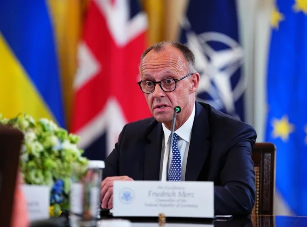 Týski kanslarin, Friedrich Merz, á toppfundi í Hvítu Húsunum mánakvøldið (Mynd: EPA)