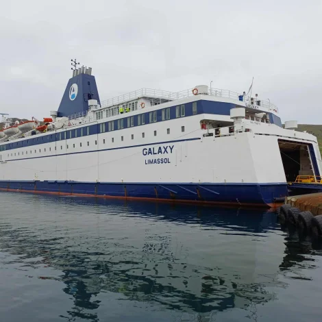 Bjóða til opið skip á Galaxy