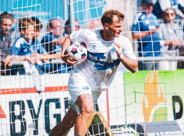 29-ára gamli føroyingurin hevur staðið seg væl eftir skurðviðgerðina tíðliga í summar (Mynd: Kolding IF)