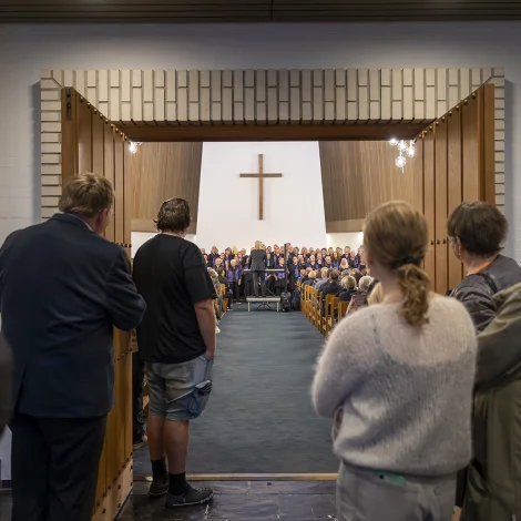 Myndir: Aalborg Gospel Choir savnaði nógv fólk í Vesturkirkjuni