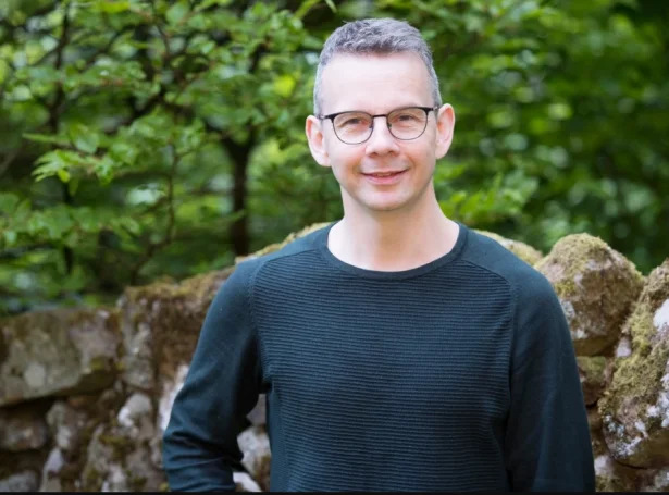 Lærararnir í føroyskum, støddfrøði og náttúru og tøkni vita akkurát, hvar næmingarnir flóta í teimum ymisku lærugreinunum, heldur sigur Tórhallur við Gil (Mynd: skulabladid.fo)