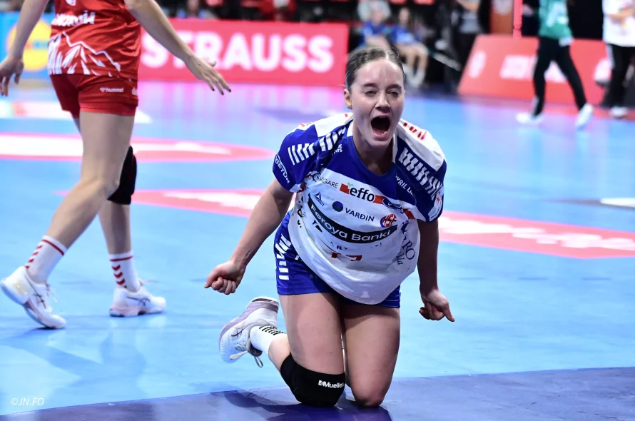 jn.fo | Kvinnulandsliðið úttikið