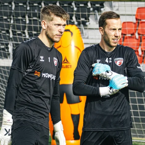 Etienne Green og Mattias Lamhauge vandu saman fyri fyrstu ferð í dag, og skulu málverjarnir næstu mánaðirnar kappast (Mynd: Fredericia FC)