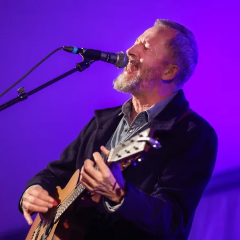 Eyðun Nolsøe á Føroya størsta jólaborðhaldi