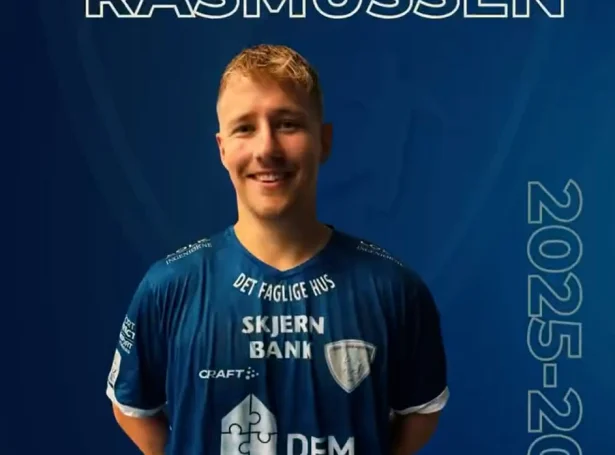 29-ára gamli føroyski landsliðsprofilurin hevur skrivað undir eitt-ára sáttmála við Ribe-Esbjerg, sum í ár ætlar sær meira enn 10. plássið síðsta kappingarár (Mynd: Ribe-Esbjerg)