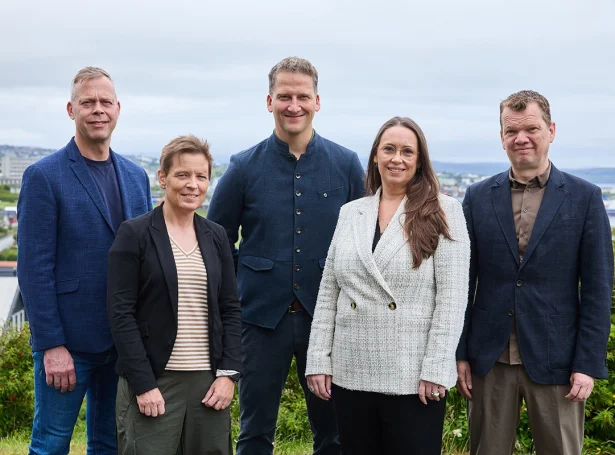 Búskaparráðið hevur til uppgávu at fylgja við búskaparligum viðurskiftum í landinum, og at koma við óheftari búskaparligari ráðgeving og frágreiðingum um búskaparligu gongdina (Mynd: landsbankin.fo)