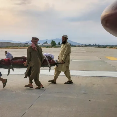 Yvir 600 fólk deyð í jarðskjálvta í Afganistan