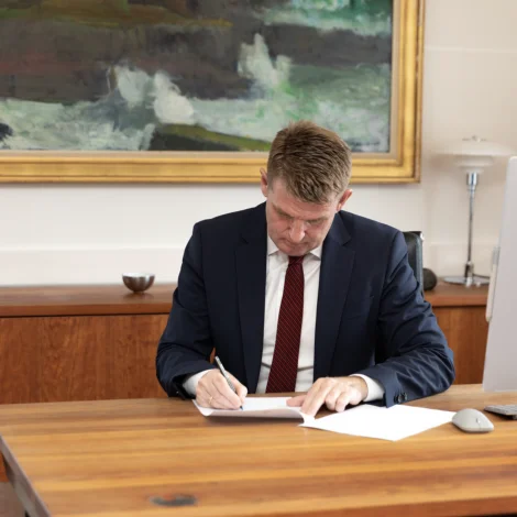 Løgmaður sett nýskipanarnevnd