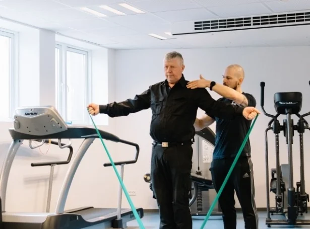 Endamálið við samstarvinum er at tryggja eina rehabiliterandi tilgongd, ið er tilpassað til hvørt einstakt búfólk
