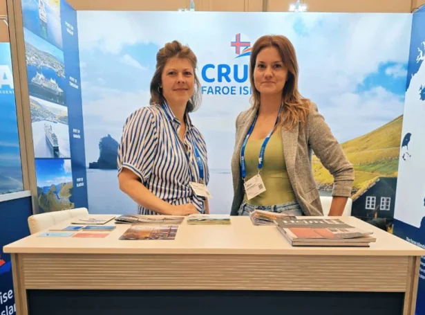 Astrid Johannessen, mentanar- og ferðavinnusamskipari og Ruth Absalonsen, verkætlanarsamskipari luttóku á Seatrade Europe fyri Eysturkommunu (Mynd: eysturkommuna.fo)