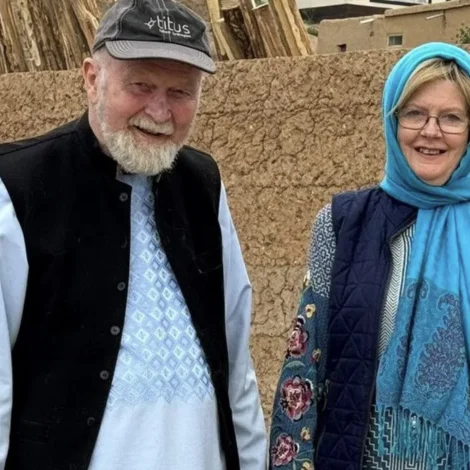 Bretsk hjún leyslatin eftir sjey mánaðir í varðhaldi hjá Taliban