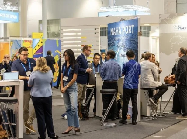 Visit Vágar, saman við Vága kommunu og Sørvágs kommunu, luttók í farnu viku á Seatrade Europe-messuni í Hamburg (Mynd: Vága kommuna)