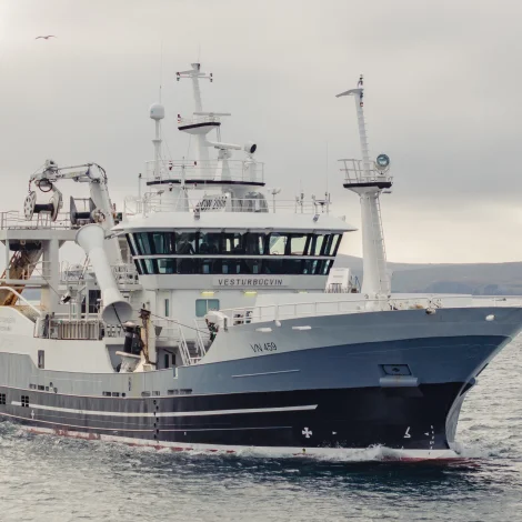 Vesturbúgvin landað makrel í Noregi