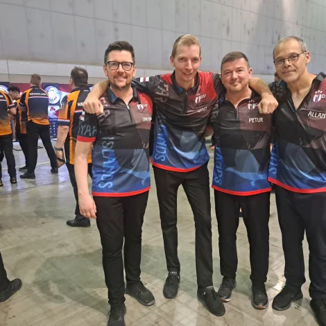 - Um hugt verður eftir samlaðu liðkappingini, so endaðu Føroyar onkrastaðni millum nr. 17-24 av 46 londum og tað má verða góðtikið. Eisini tá mann hugsar um, at Føroyar eitt nú endaðu framman fyri Danmark, Noreg og Ísland (Mynd: Dartsamband Føroya)