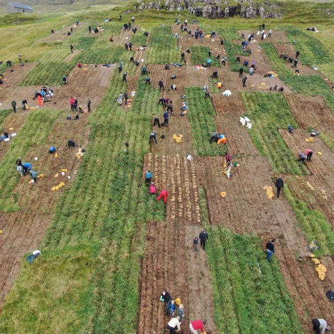 Myndir: Hava tikið stóru veltuna í Sandavági upp