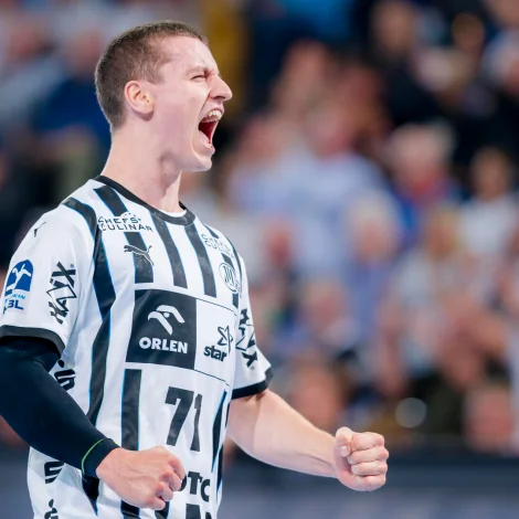 Hinir báðir, sum hava skorað 49 mál, hava skorað yvir helmingin av málunum við bortskøstum. Elias Ellefsen á Skipagøtu hevur ikki skotið brotskast í Bundesliguni 2025/2026 (Mynd: daikin.hbl.de)