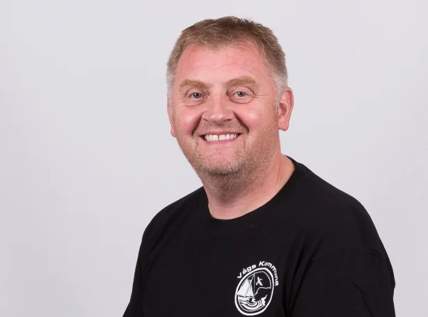 Nýggja starvsfólki, sum hevur yvirskipaða ábyrgd fyri bygningum hjá komunnuni, byrjaði í starvinum mánadagin 15. Septembur (Mynd: vagur.fo)