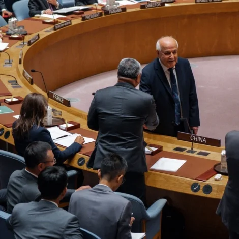 Iran: Sendiharrar í Fraklandi, Stórabretlandi og Týsklandi sendir heim