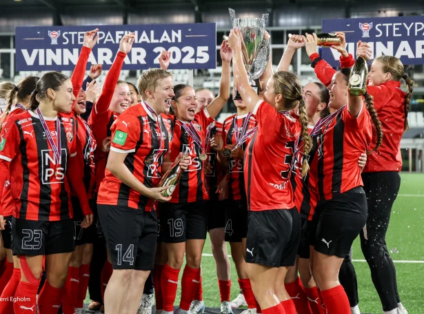 Nú hevur HB prógvað, at liðið kann koppa KÍ í heilt stórum dysti - Víkingur og NSÍ vórðu eisini feld á vegnum til finaluna (Mynd: Sverri Egholm)