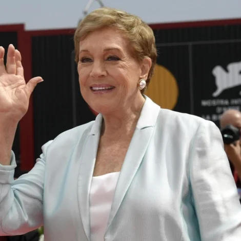 Julie Andrews 90 ár