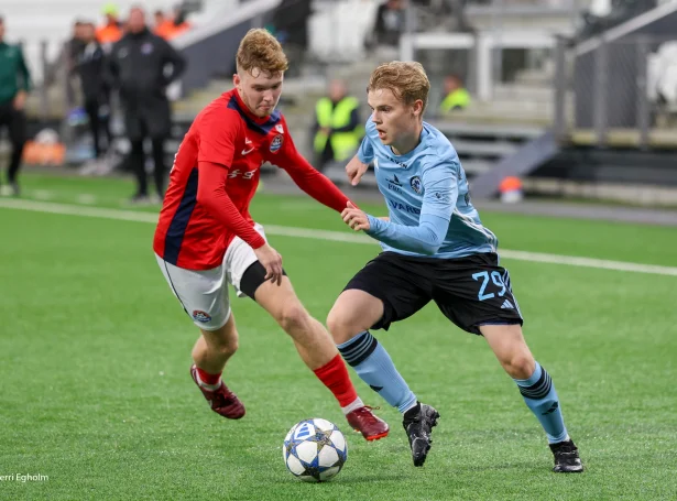 Víkingarnir vóru omaná á Tórsvølli og sendu Narva Trans út (Mynd: Sverri Egholm)