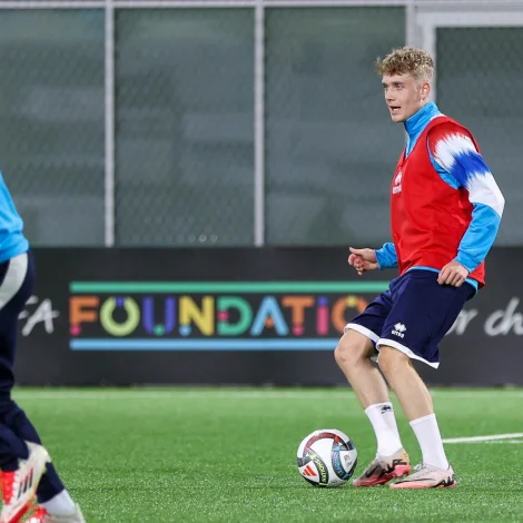 Tekniskt dugnaligi sentrali miðvallarin er uppvaksin í B36 og hevur seinasta árið spælt í Svøríki. Mattias Hellisdal hevur framvegis U21-aldur, men boð eru eftir honum longuri uppi (Mynd: Hans Erik Danielsen/FSF)