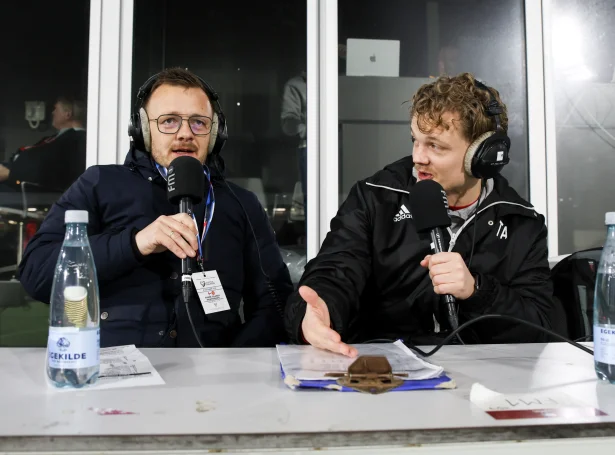 Trygvi Absalonsen (t.h) og Eli Simonsen (t.v) søgdu frá søguliga sigrinum á Montrnegro hósdagin. Í dag taka Trygvi og aðrir samanum og hyggja fram til uppgávuna sunnudagin (Mynd: Sverri Egholm)