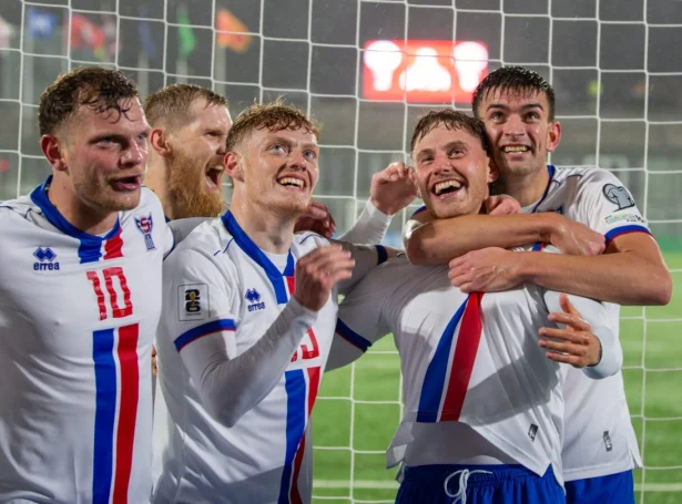 Hanus Sørensen hevur júst skorað til 3-0 ímóti Montenegro - Mynd: Jóhanna Thomsen